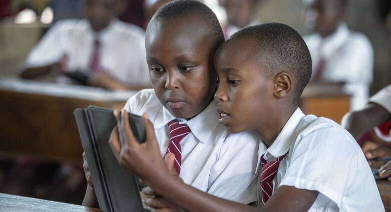 Africa50 supports Poa! Internet’s school digitization programme to connect thousands of pupils in Kenya