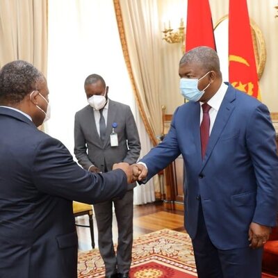 Le Président angolais João Lorenço aborde les projets d'infrastructure prioritaires avec Alain Ebobissé
