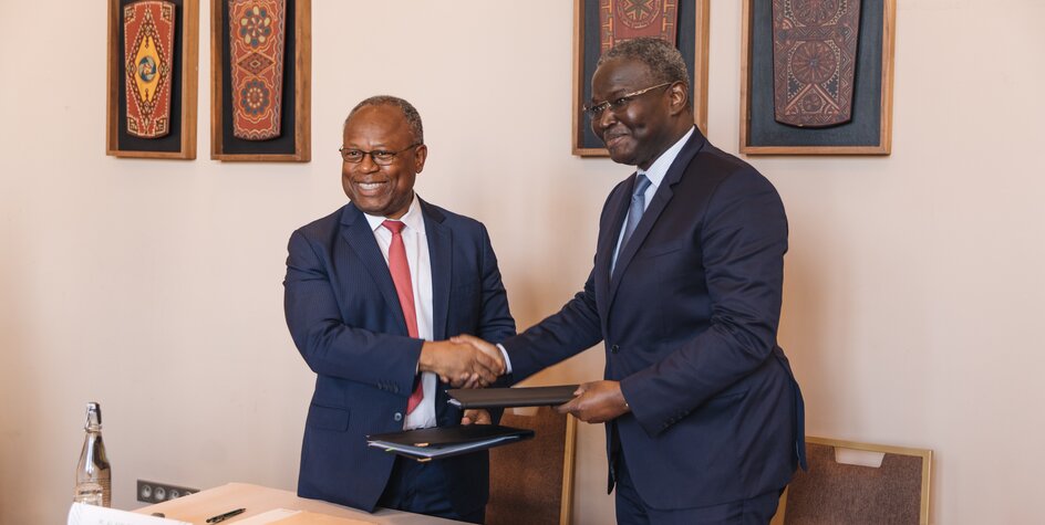 2023 World Bank Meetings: The Commission of West African Economic and Monetary Union (WAEMU) and Africa50 sign agreement to boost regional infrastructure development