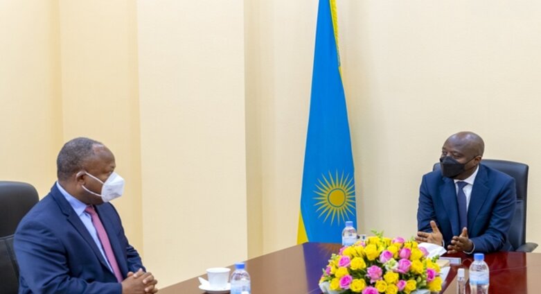 Alain Ebobissé rencontre le Premier ministre et le Ministre des Infrastructures du Rwanda pour discuter du travail d'Africa50