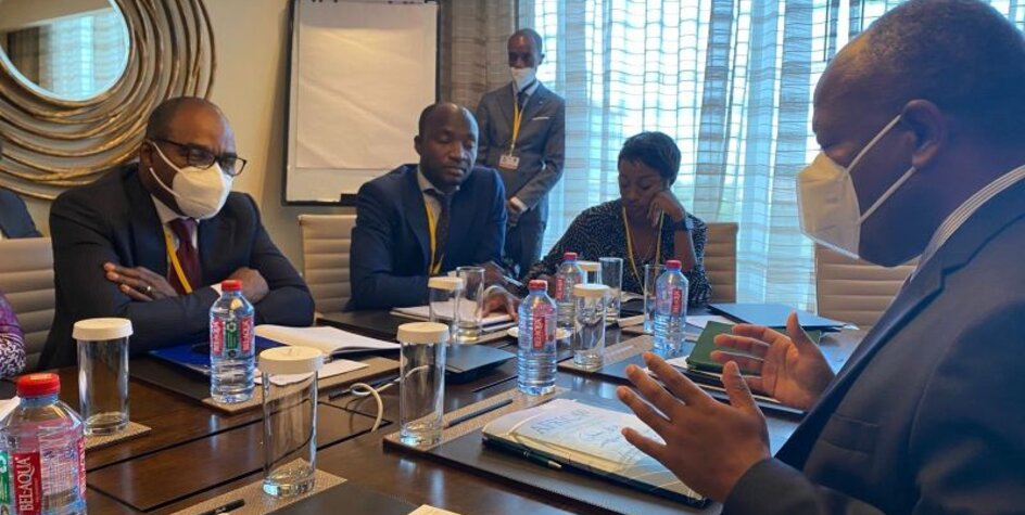 Le ministre mauritanien des Affaires économiques rencontre une délégation d’Africa50 en marge des Assemblées annuelles de la BAD