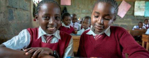Africa50 soutient le programme de numérisation scolaire de Poa! Internet, apportant un accès internet à des milliers d’élèves au Kenya