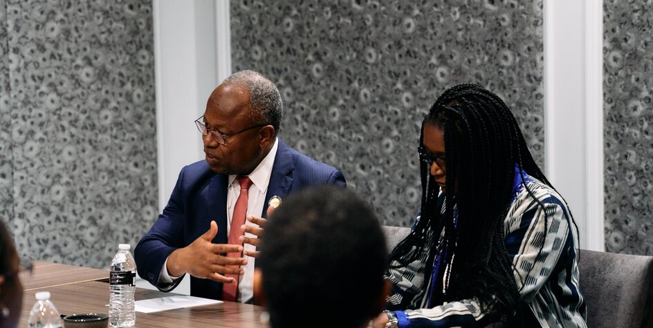 Botswana's President Dr. Mokgweetsi Masisi discusses priority infrastructure projects with Africa50