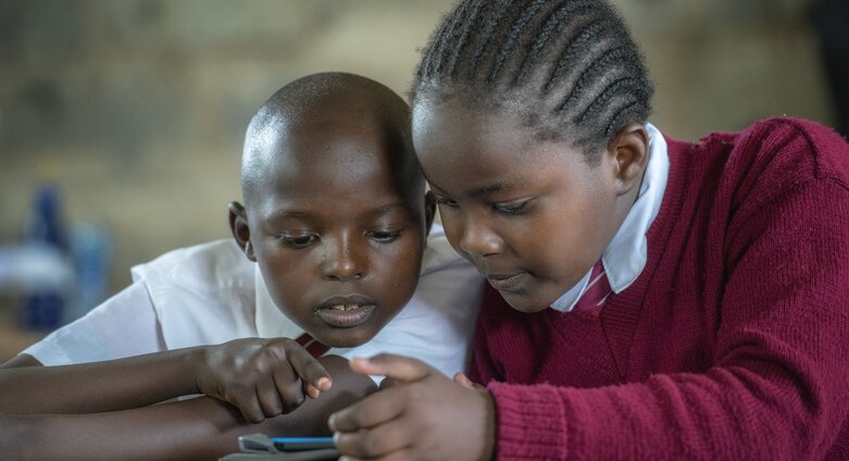 Africa50 supports Poa! Internet’s school digitization programme to connect thousands of pupils in Kenya